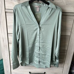 NWT H&M light mint polyester button down